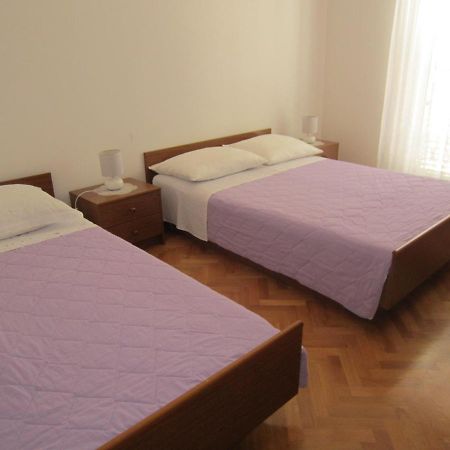 Ivic Apartments Vodice Croatia Buitenkant foto