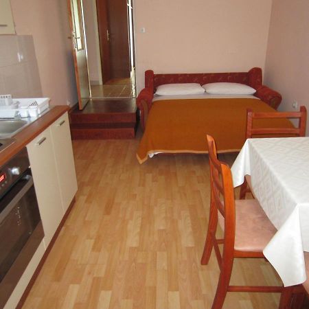 Ivic Apartments Vodice Croatia Buitenkant foto