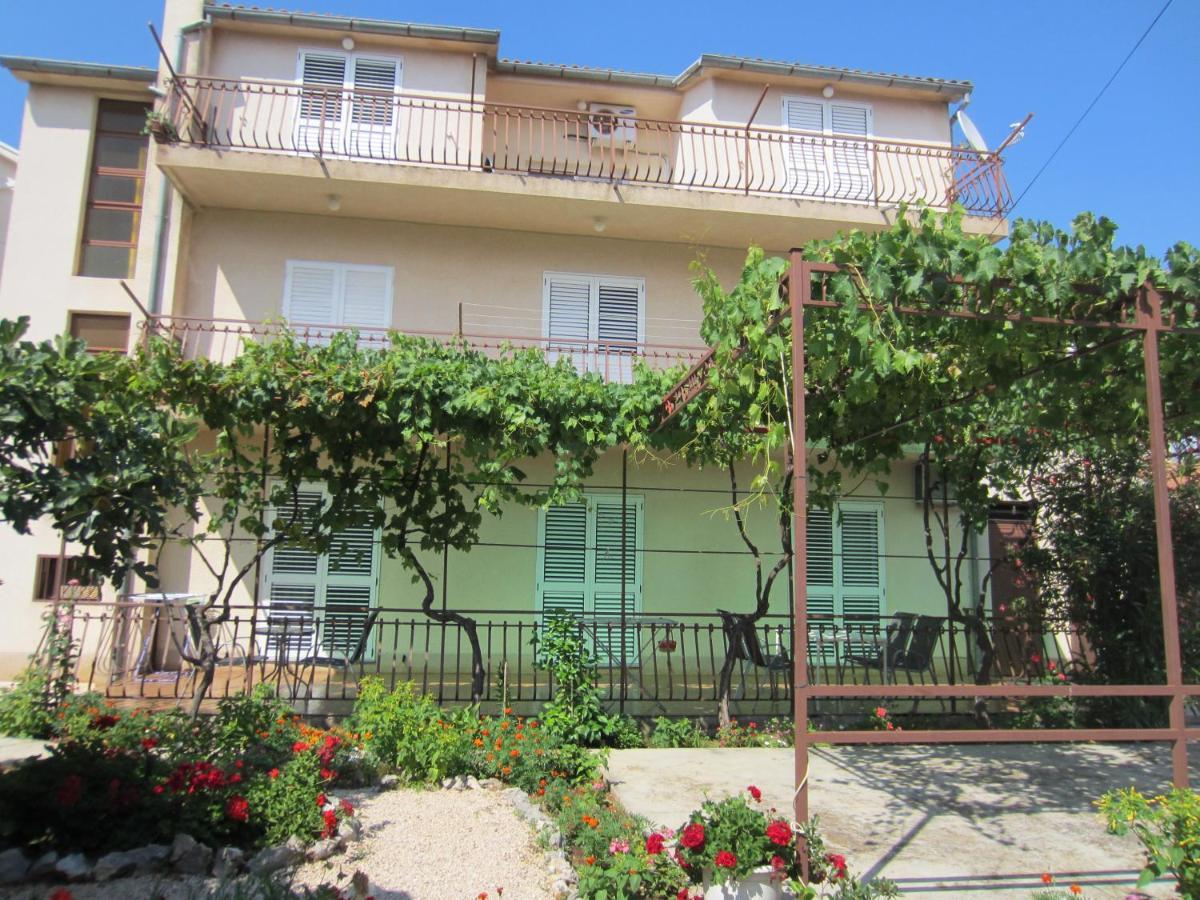 Ivic Apartments Vodice Croatia Buitenkant foto