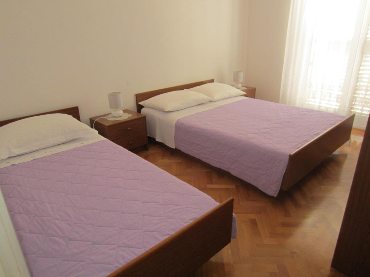 Ivic Apartments Vodice Croatia Buitenkant foto