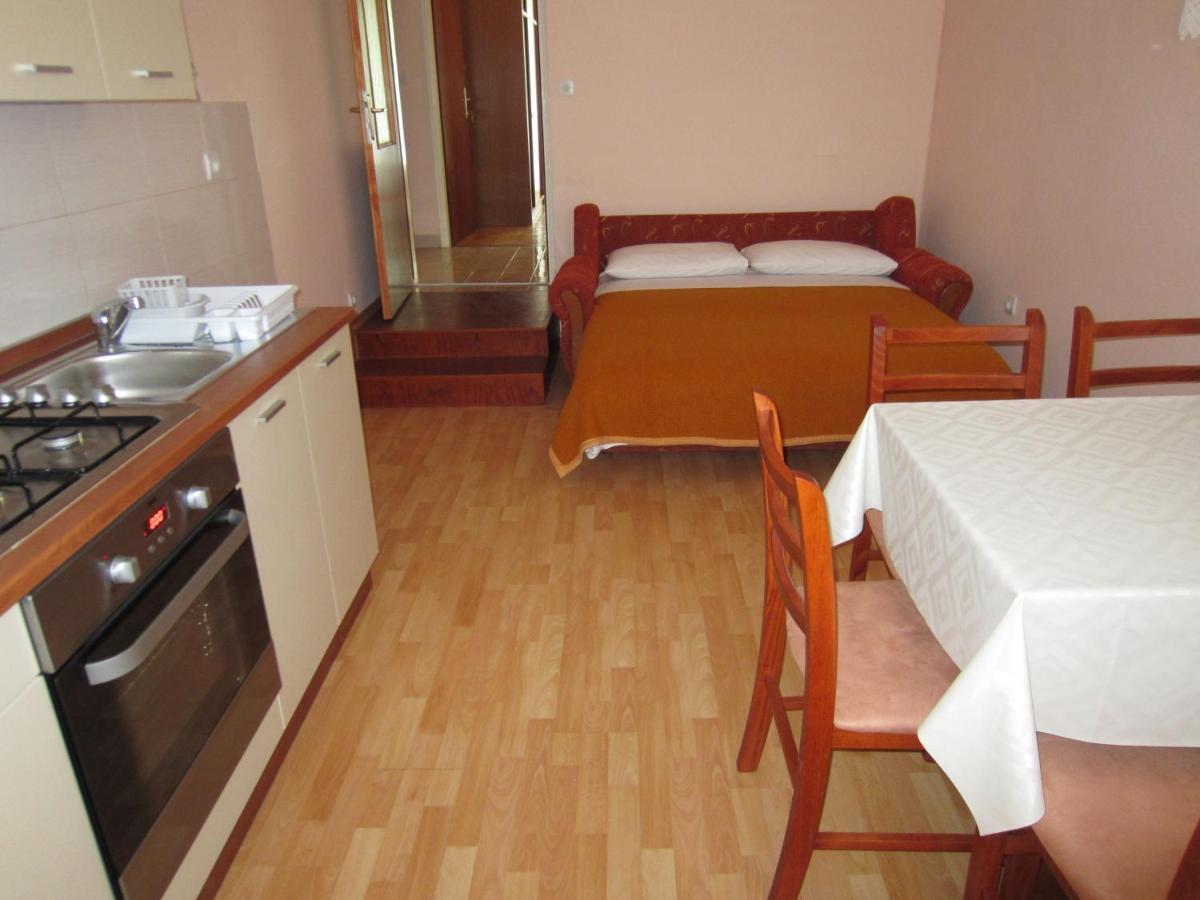 Ivic Apartments Vodice Croatia Buitenkant foto