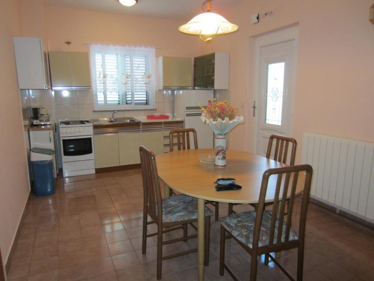 Ivic Apartments Vodice Croatia Buitenkant foto