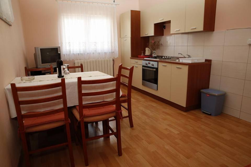 Ivic Apartments Vodice Croatia Buitenkant foto